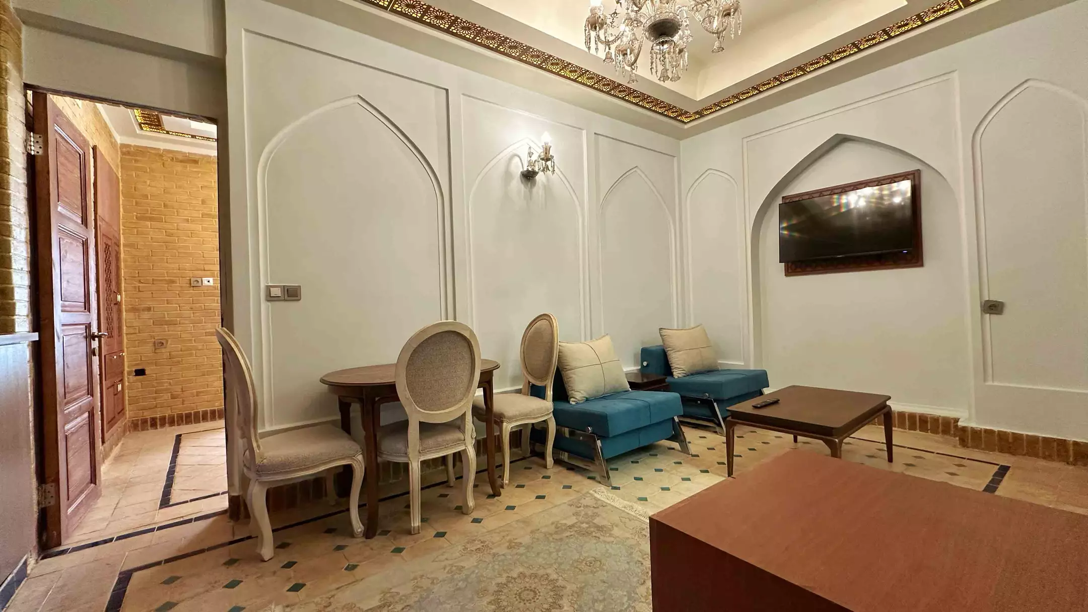 Alibaba https://cdn.alibaba.ir/ostorage/hotel-accommodation-images/67fa620b31ce2147606d21cc_این-دو-مبل-تخت-شو-در-سالن-سوییت ها.webp